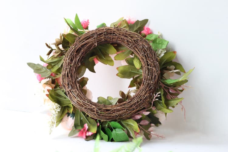 Couronne de Pivoines Rotin