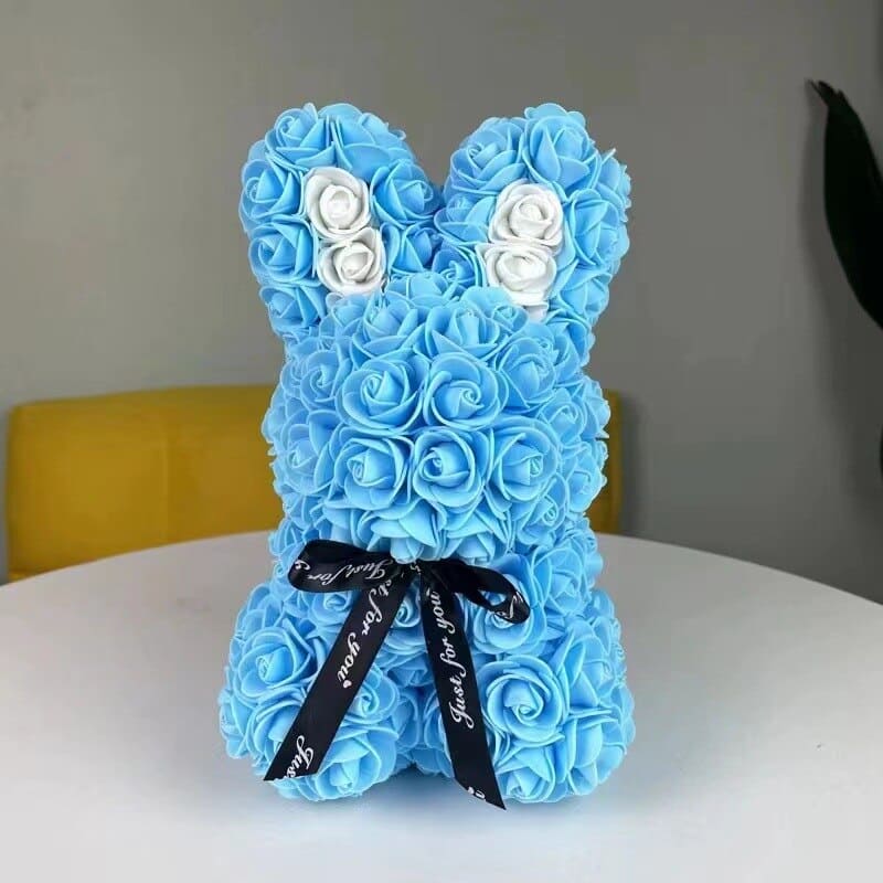 lapin-en-roses-eternelles-bleu-ciel-blanc
