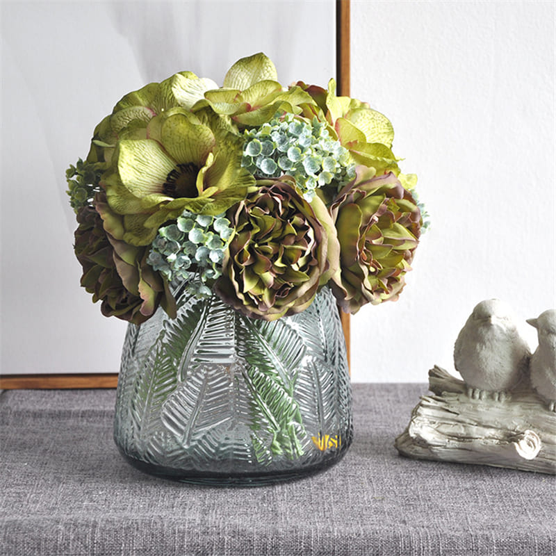 Bouquet de Pivoines et d'Anémones Vase