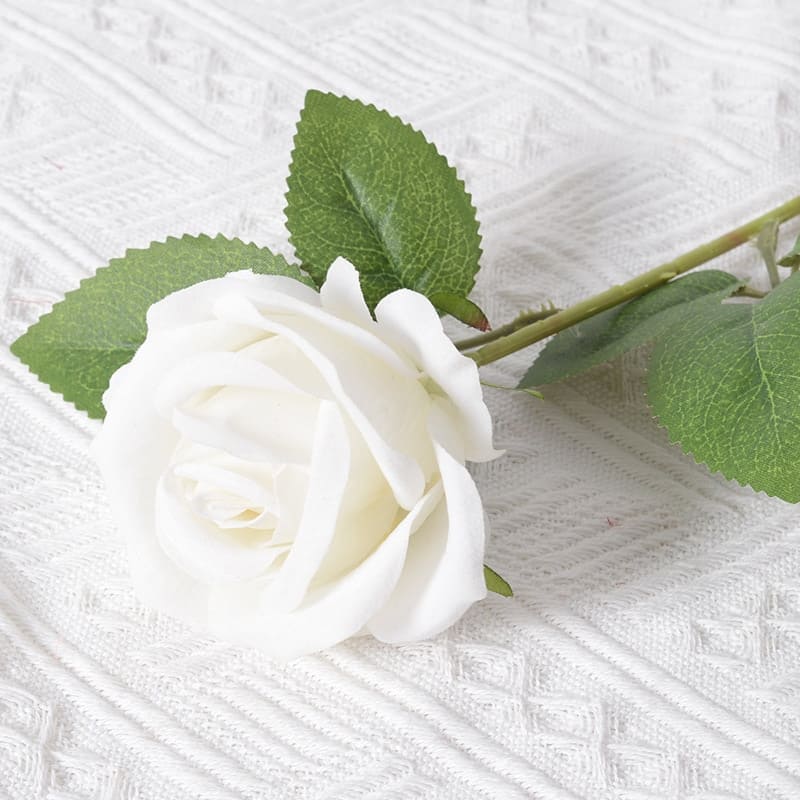 Roses Artificielles en Velours Blanc